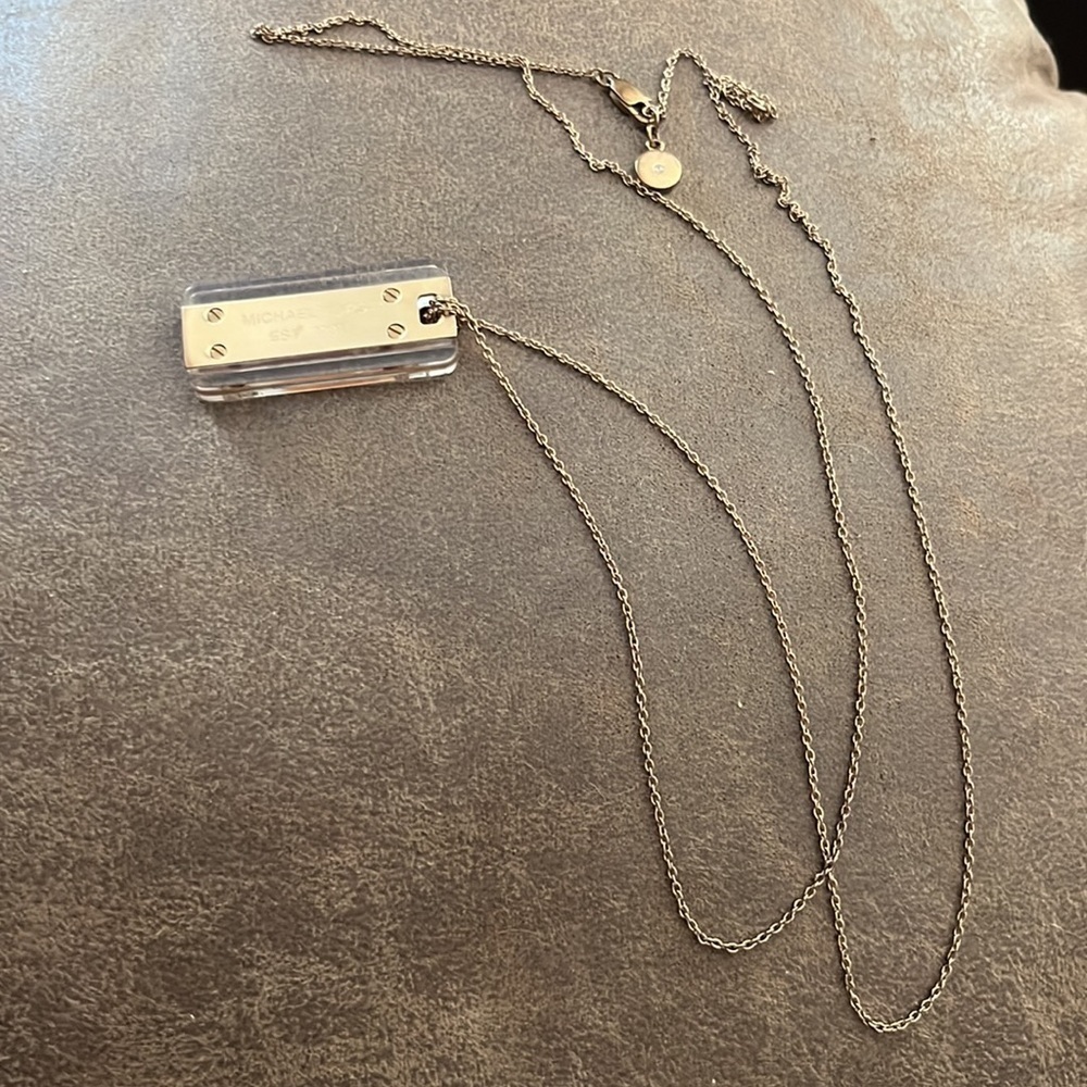 Michael Kors acetate logo plaque necklace - Picture 4 of 5